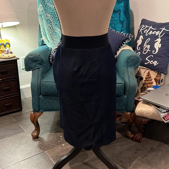 Skirt denim look 74%poly22%rayon and4% spandex - Picture 2 of 2